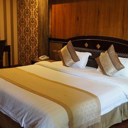 Interpark Hotel Олонгапо Екстер'єр фото